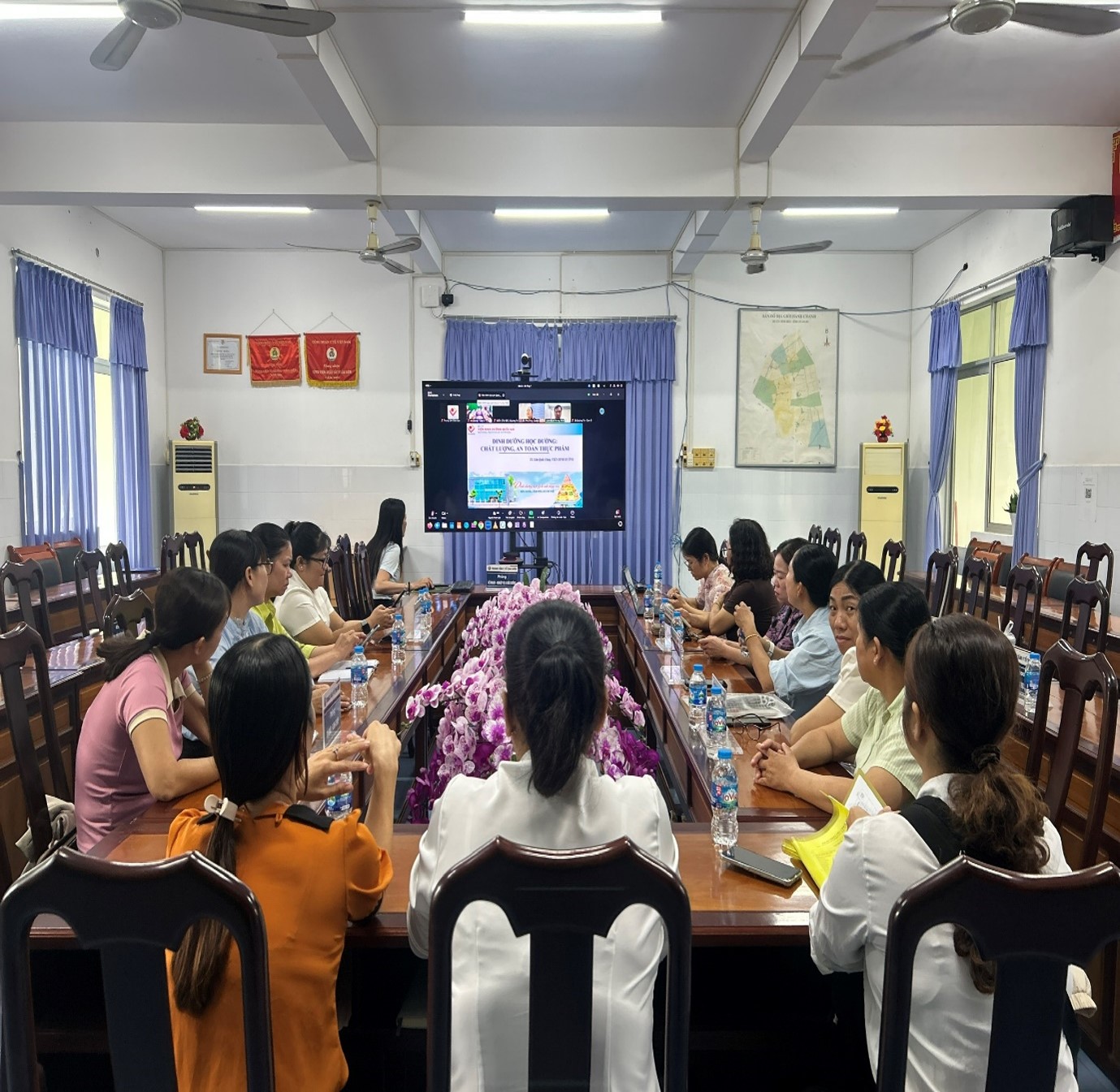 Trung tâm Y tế Tịnh Biên tham gia chuyên đề trực tuyến về chăm sóc dinh dưỡng hợp lý trẻ em lứa tuổi học đường